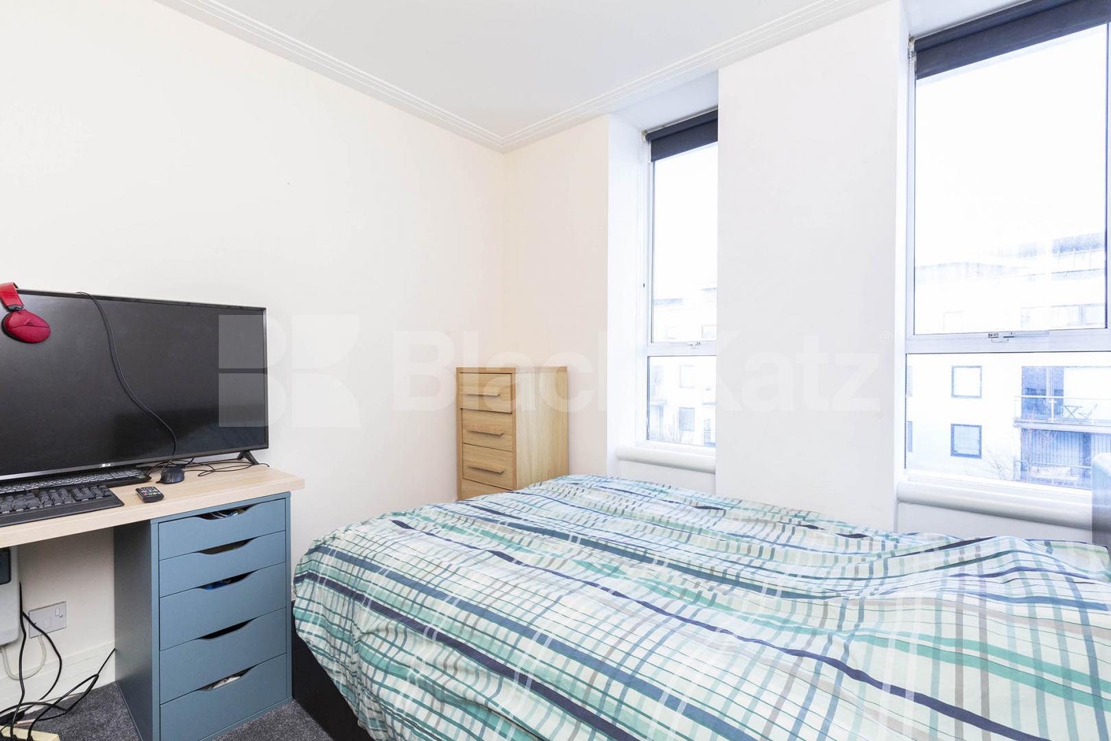 2 bed 2 bath in the heart of Highbury with concierge and rooftop gardens  Drayton Park, Highbury